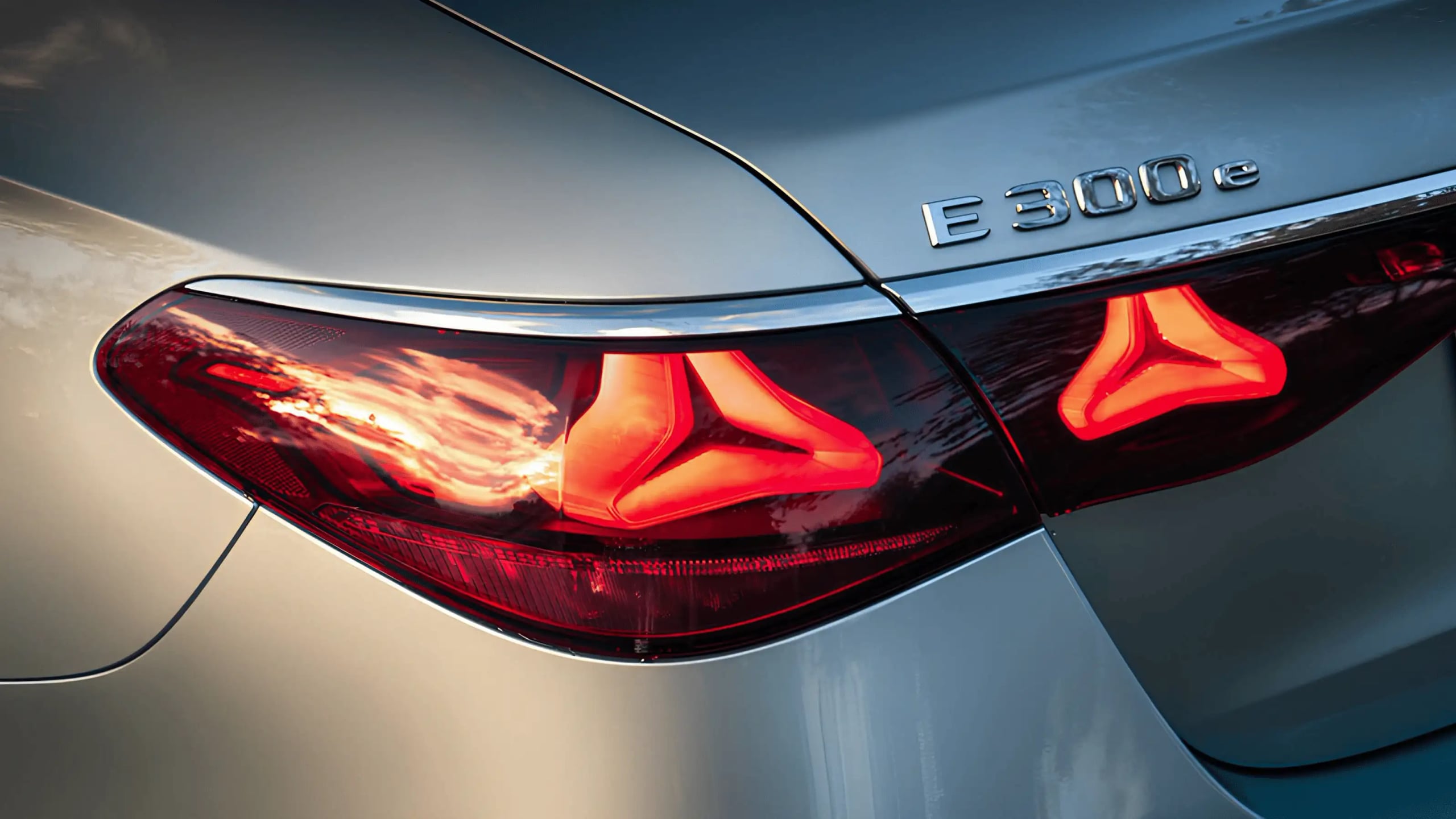 Блок Умови оренди — декоративне тло із задньою фарою автомобіля